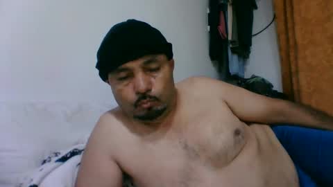 Snapshot of oscarjhe3512 chatting on April 12, 3:00 am oscarjhe3512 online show from April 12, 3:00 am