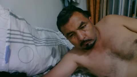 Snapshot of oscarjhe3512 chatting on April 19, 2:00 am oscarjhe3512 online show from April 19, 2:00 am