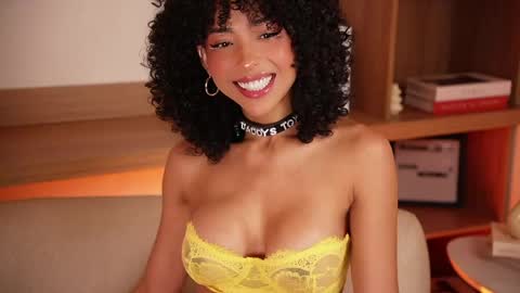 Snapshot of oshun_25 chatting on June 1, 12:29 pm Oshun online show from June 1, 12:29 pm