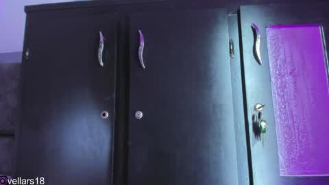 vella online show from April 16, 9:39 pm