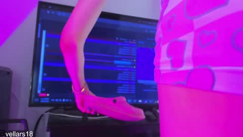Snapshot of osiris_doll chatting on May 4, 3:08 pm vella online show from May 4, 3:08 pm