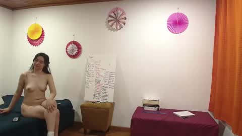 Snapshot of osiris_seduction chatting on December 12, 11:03 pm Angie Daniela online show from December 12, 11:03 pm