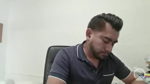 Snapshot of oskregal chatting on May 4, 8:38 pm oskregal online show from May 4, 8:38 pm
