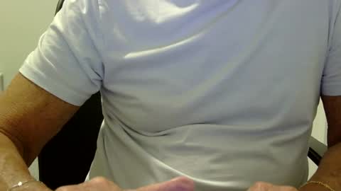 Snapshot of ossibottom chatting on July 10, 1:54 am Ossi online show from July 10, 1:54 am