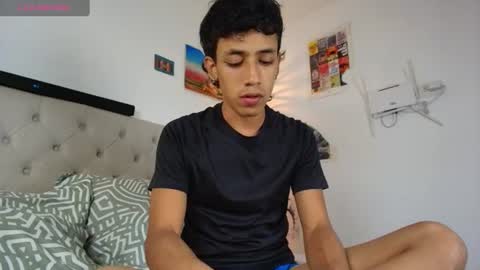 Snapshot of ostin_18hot chatting on July 17, 12:17 am ostin 18hot online show from July 17, 12:17 am