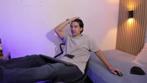 Otto Andrew online show from April 2, 3:59 am