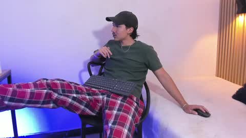 Otto Andrew online show from April 3, 11:25 pm