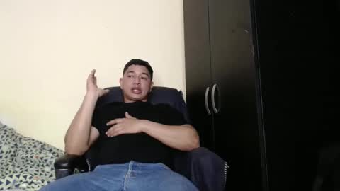 otto_stud online show from December 1, 4:17 am