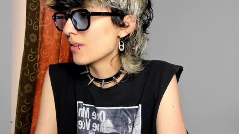 Otto 3 online show from December 11, 7:03 pm