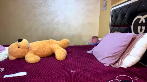 oumaimasoufaine66 online show from September 26, 7:29 pm