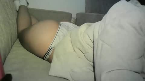 oumaimasoufaine66 online show from December 2, 5:08 pm