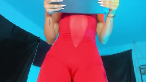 Snapshot of ounla_sweet chatting on May 13, 5:49 am ounla sweet online show from May 13, 5:49 am
