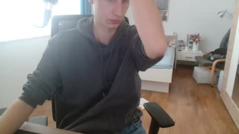 Snapshot of overkneebabe chatting on February 1, 12:58 pm OverkneeBabe online show from February 1, 12:58 pm