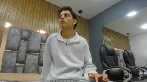 Owen Johnson online show from April 8, 11:21 am