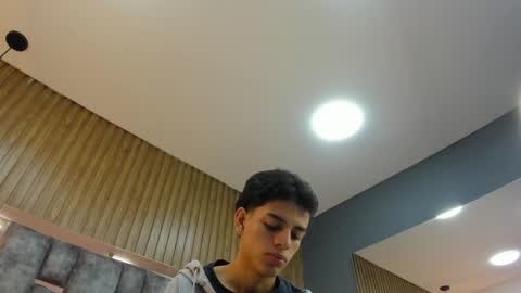 Owen Johnson online show from April 19, 11:42 am