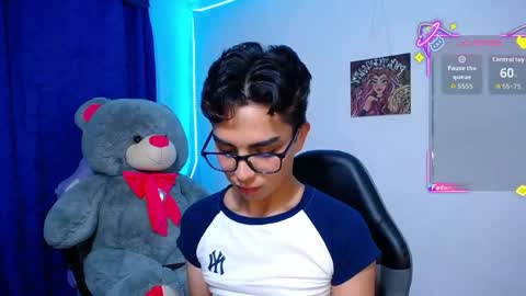 Snapshot of owenblue__ chatting on May 14, 9:16 am Owen Independent model online show from May 14, 9:16 am