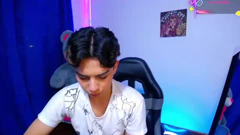 Snapshot of owenblue__ chatting on June 9, 7:42 am Owen Independent model online show from June 9, 7:42 am
