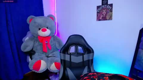 Snapshot of owenblue__ chatting on June 15, 6:04 am Owen Independent model online show from June 15, 6:04 am