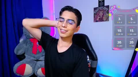Snapshot of owenblue__ chatting on June 21, 6:27 am Owen Independent model online show from June 21, 6:27 am