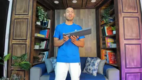 Owen online show from October 15, 11:43 am