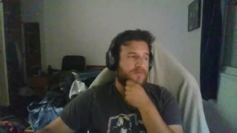 Snapshot of owlbar chatting on December 15, 12:26 am owlbar online show from December 15, 12:26 am