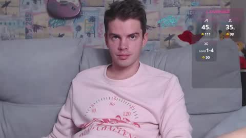 Snapshot of oxmikexo chatting on December 15, 3:42 pm Mike online show from December 15, 3:42 pm