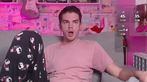 Snapshot of oxmikexo chatting on December 28, 12:03 pm Mike online show from December 28, 12:03 pm