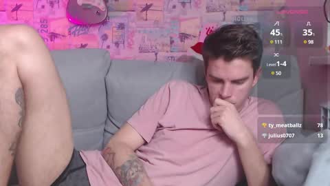 Snapshot of oxmikexo chatting on January 3, 2:51 pm Mike online show from January 3, 2:51 pm