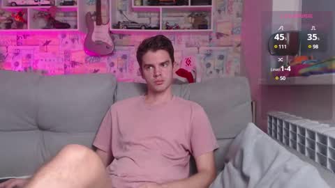 Snapshot of oxmikexo chatting on January 4, 1:21 pm Mike online show from January 4, 1:21 pm