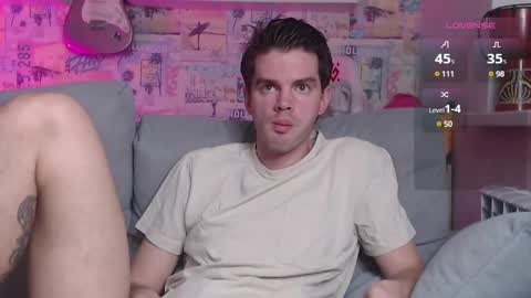 Snapshot of oxmikexo chatting on February 2, 2:24 pm Mike online show from February 2, 2:24 pm