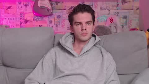 Snapshot of oxmikexo chatting on February 10, 11:15 am Mike online show from February 10, 11:15 am