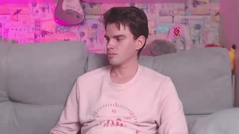 Snapshot of oxmikexo chatting on February 11, 2:35 pm Mike online show from February 11, 2:35 pm