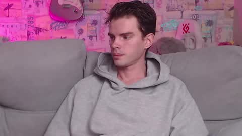 Snapshot of oxmikexo chatting on February 12, 11:18 am Mike online show from February 12, 11:18 am