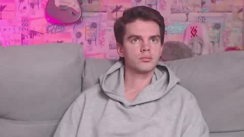 Snapshot of oxmikexo chatting on February 13, 1:37 pm Mike online show from February 13, 1:37 pm