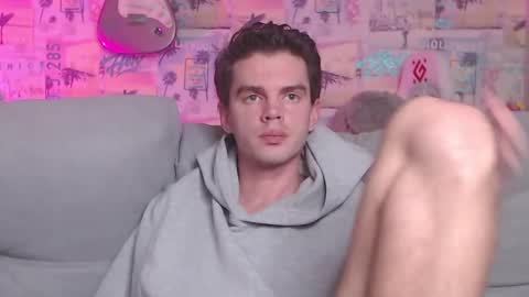 Snapshot of oxmikexo chatting on February 13, 4:39 pm Mike online show from February 13, 4:39 pm