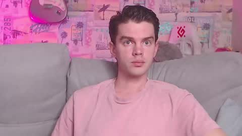 Snapshot of oxmikexo chatting on February 16, 2:10 pm Mike online show from February 16, 2:10 pm