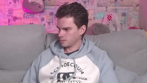 Snapshot of oxmikexo chatting on February 22, 2:19 pm Mike online show from February 22, 2:19 pm