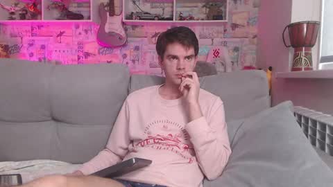 Snapshot of oxmikexo chatting on February 24, 12:05 pm Mike online show from February 24, 12:05 pm