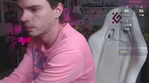 Snapshot of oxmikexo chatting on March 1, 4:33 pm Mike online show from March 1, 4:33 pm