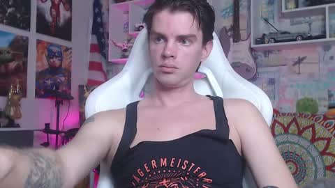 Snapshot of oxmikexo chatting on March 9, 11:03 am Mike online show from March 9, 11:03 am