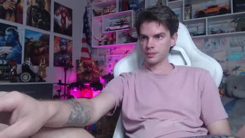 Snapshot of oxmikexo chatting on March 10, 2:05 pm Mike online show from March 10, 2:05 pm