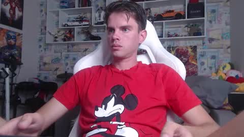 Snapshot of oxmikexo chatting on September 9, 11:21 am Mike online show from September 9, 11:21 am