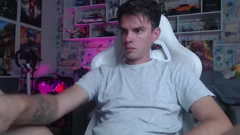 Snapshot of oxmikexo chatting on September 14, 11:09 am Mike online show from September 14, 11:09 am