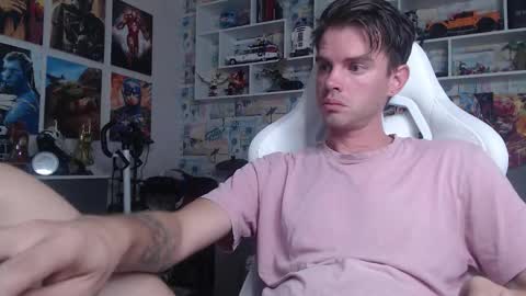 Snapshot of oxmikexo chatting on September 26, 11:25 am Mike online show from September 26, 11:25 am