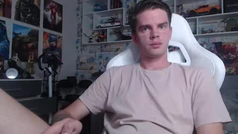 Snapshot of oxmikexo chatting on September 28, 11:04 am Mike online show from September 28, 11:04 am