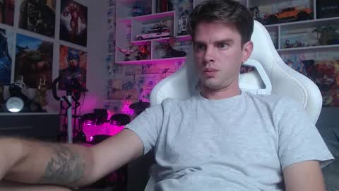 Snapshot of oxmikexo chatting on September 29, 12:10 pm Mike online show from September 29, 12:10 pm