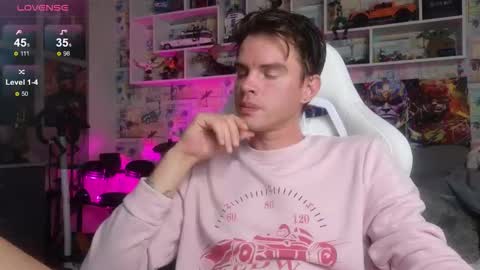 Snapshot of oxmikexo chatting on October 8, 12:03 pm Mike online show from October 8, 12:03 pm