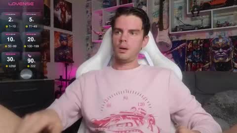 Snapshot of oxmikexo chatting on October 16, 11:33 am Mike online show from October 16, 11:33 am