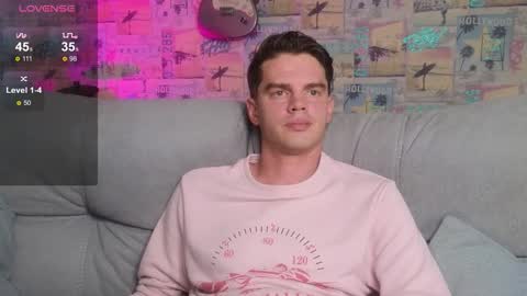 Snapshot of oxmikexo chatting on October 23, 2:27 pm Mike online show from October 23, 2:27 pm