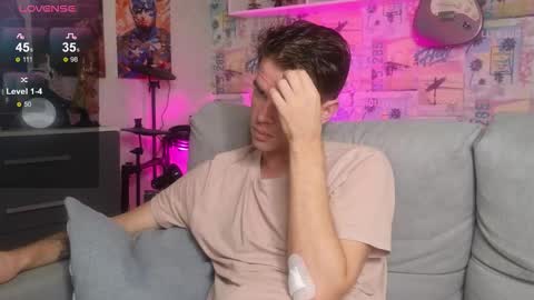 Snapshot of oxmikexo chatting on October 27, 11:36 am Mike online show from October 27, 11:36 am